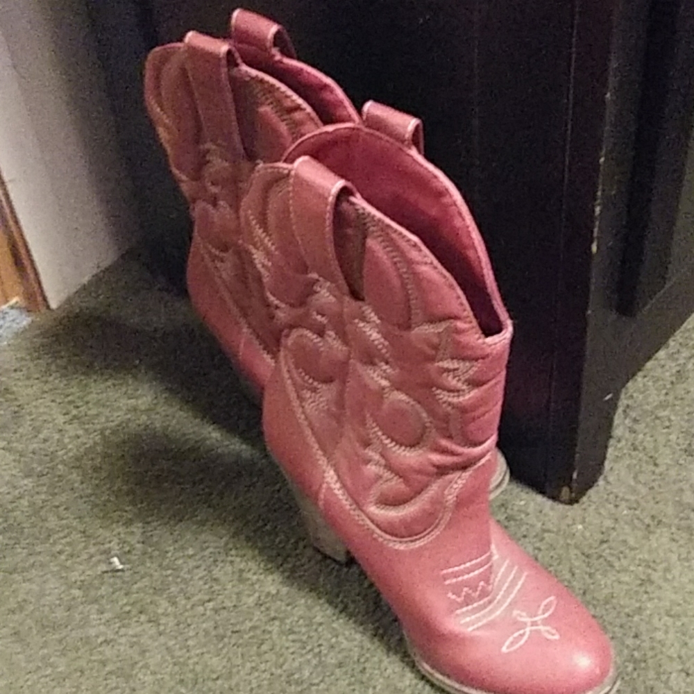 Boots - Picture 2 of 2